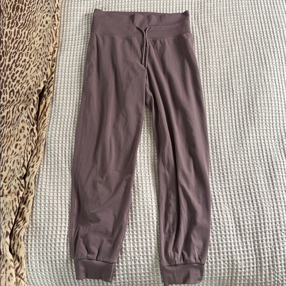 Vuori Jogger Pants